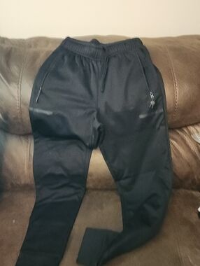Men's Black Zip-Pocket Jogger Sweatpants